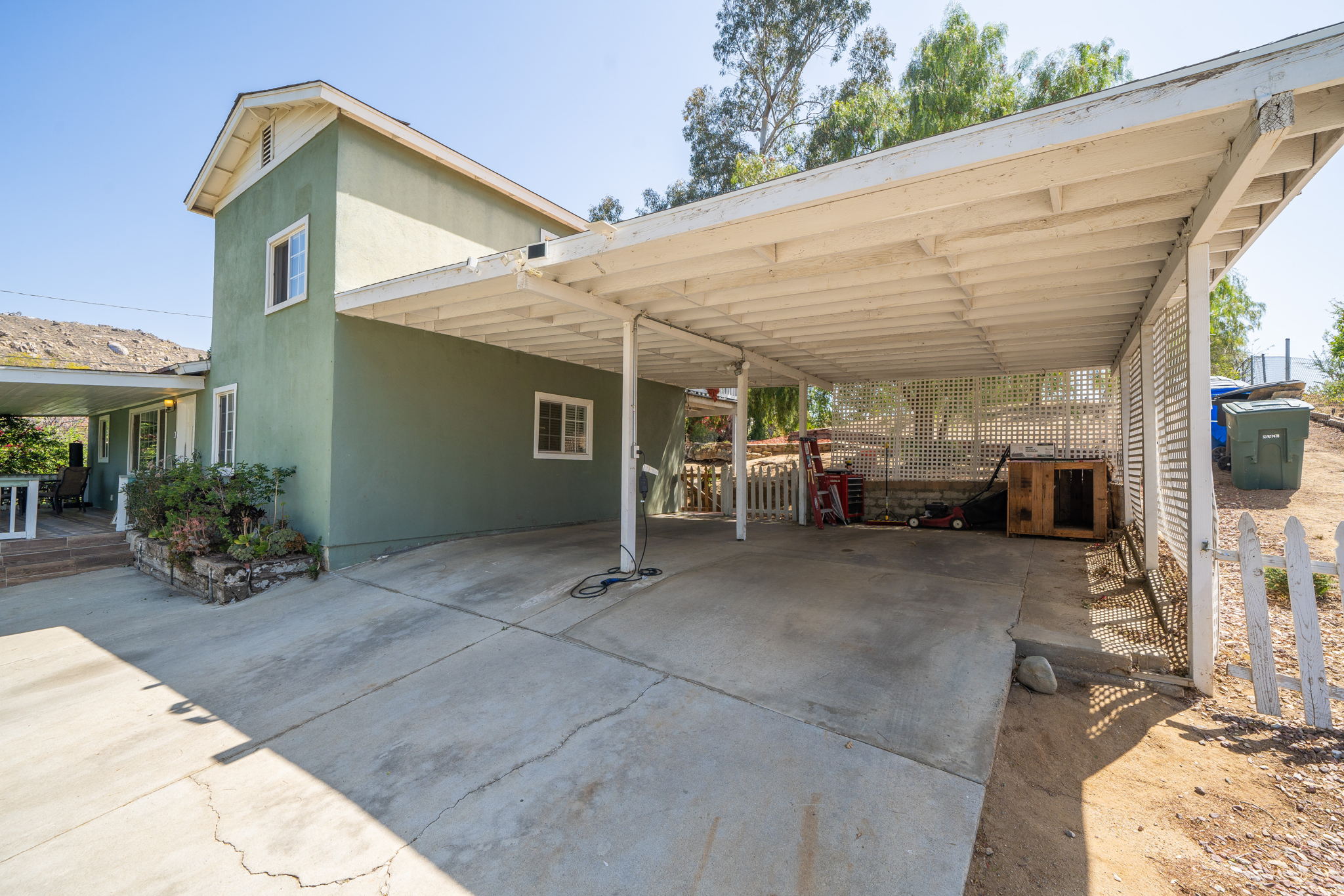 10262 Selkirk Ave, Riverside, CA 92503, USA Photo 4