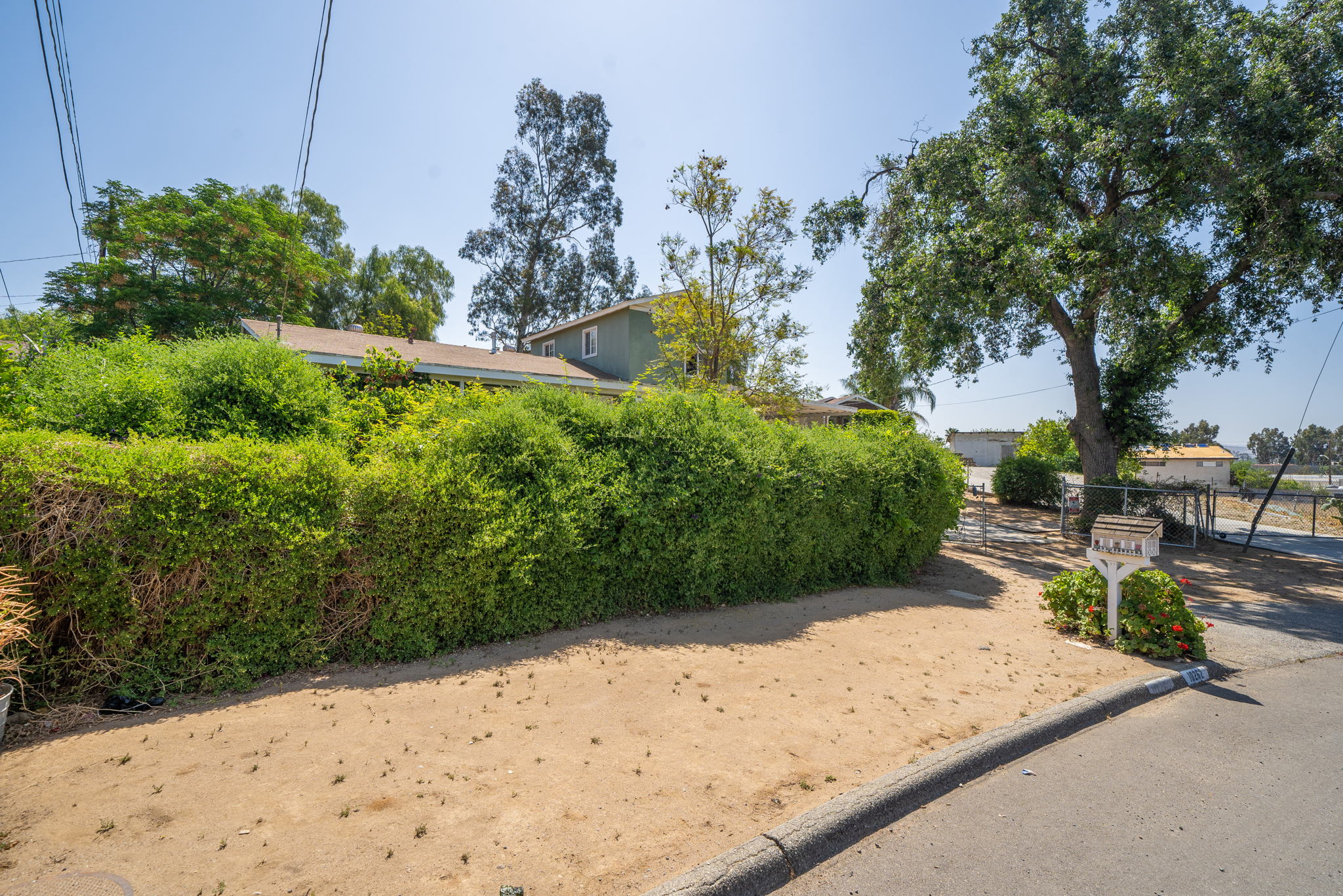 10262 Selkirk Ave, Riverside, CA 92503, USA Photo 3