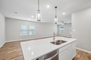 San Antonio East - Royal Crest - 10263 King Robert San Antonio TX 78239 - 016