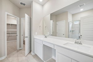 San Antonio East - Royal Crest - 10263 King Robert San Antonio TX 78239 - 032