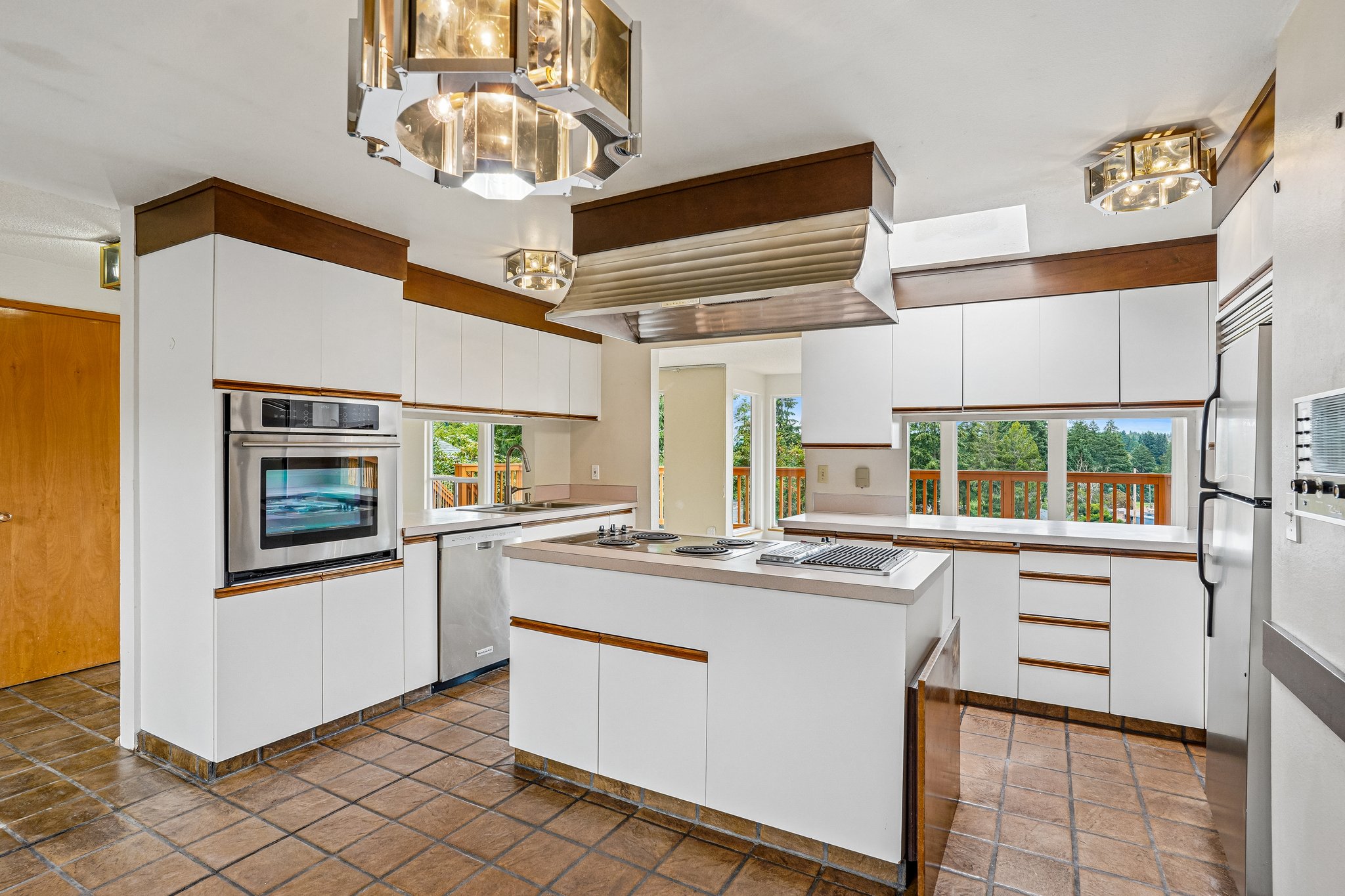 Crestwood Ln-S2907-015.jpg