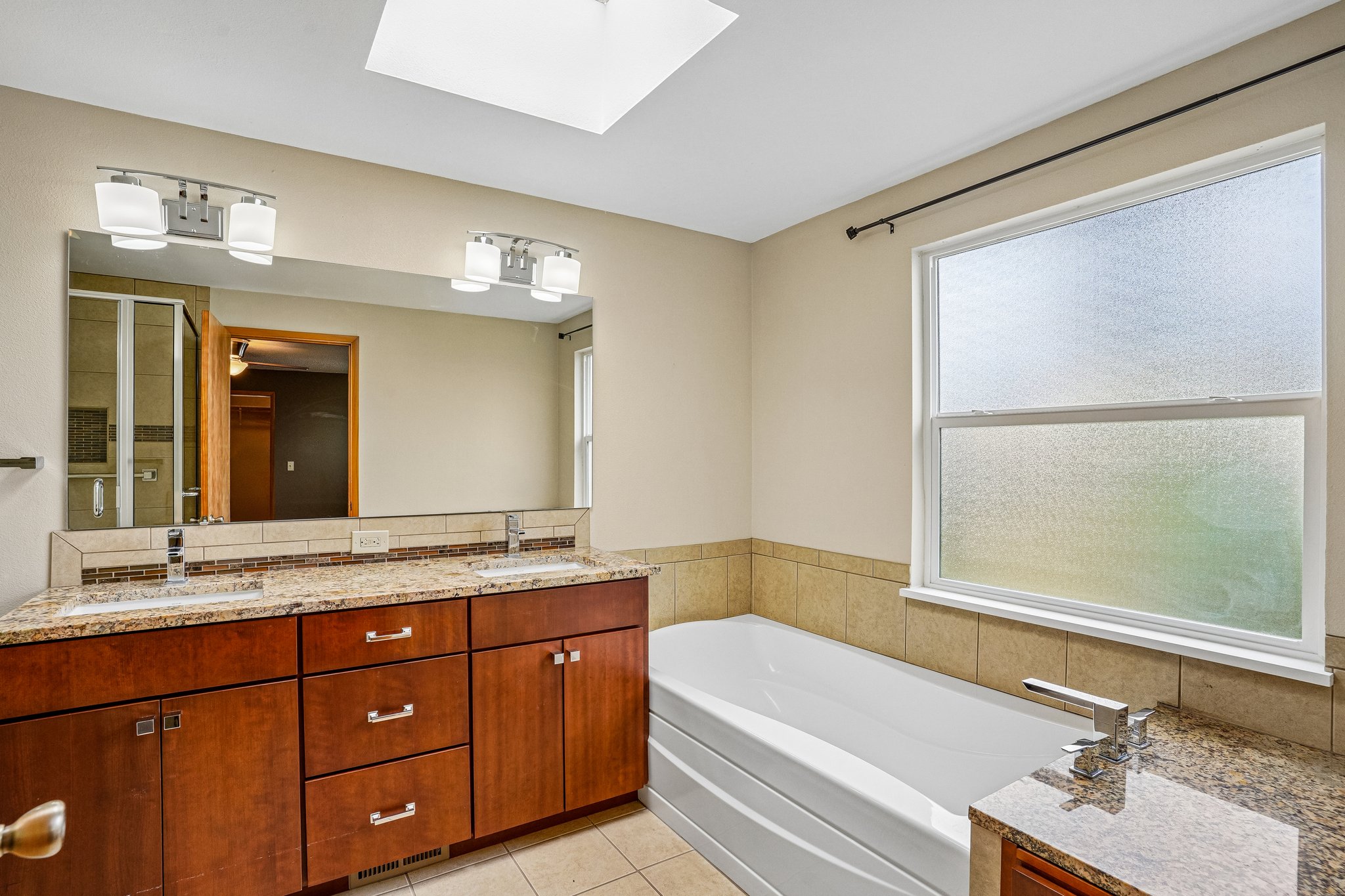 Crestwood Ln-S2907-028.jpg