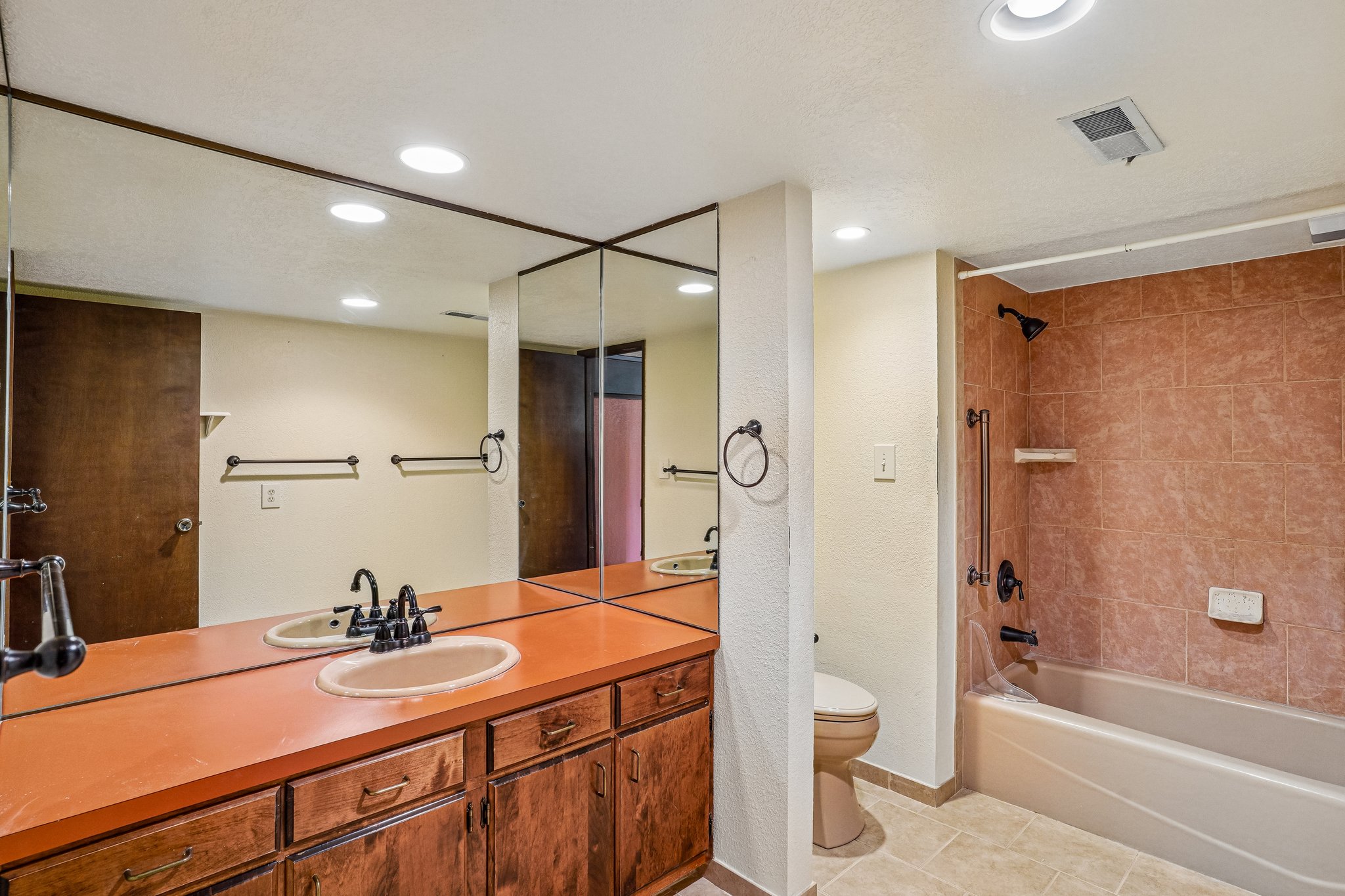 Crestwood Ln-S2907-060.jpg