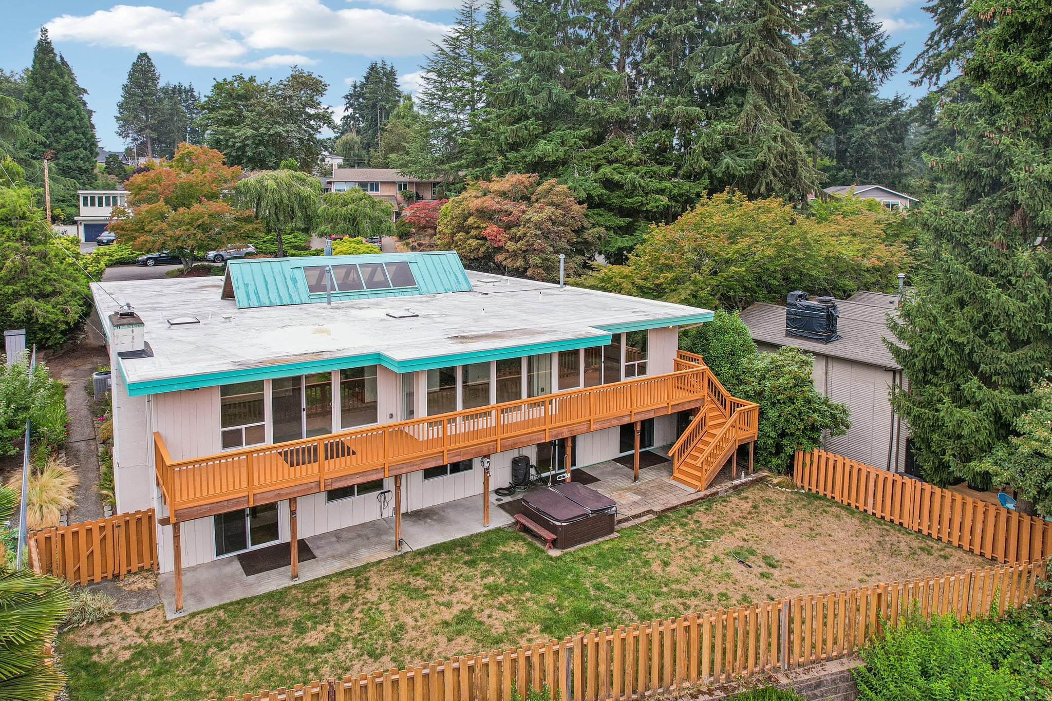 Crestwood Ln-S2907-092.jpg