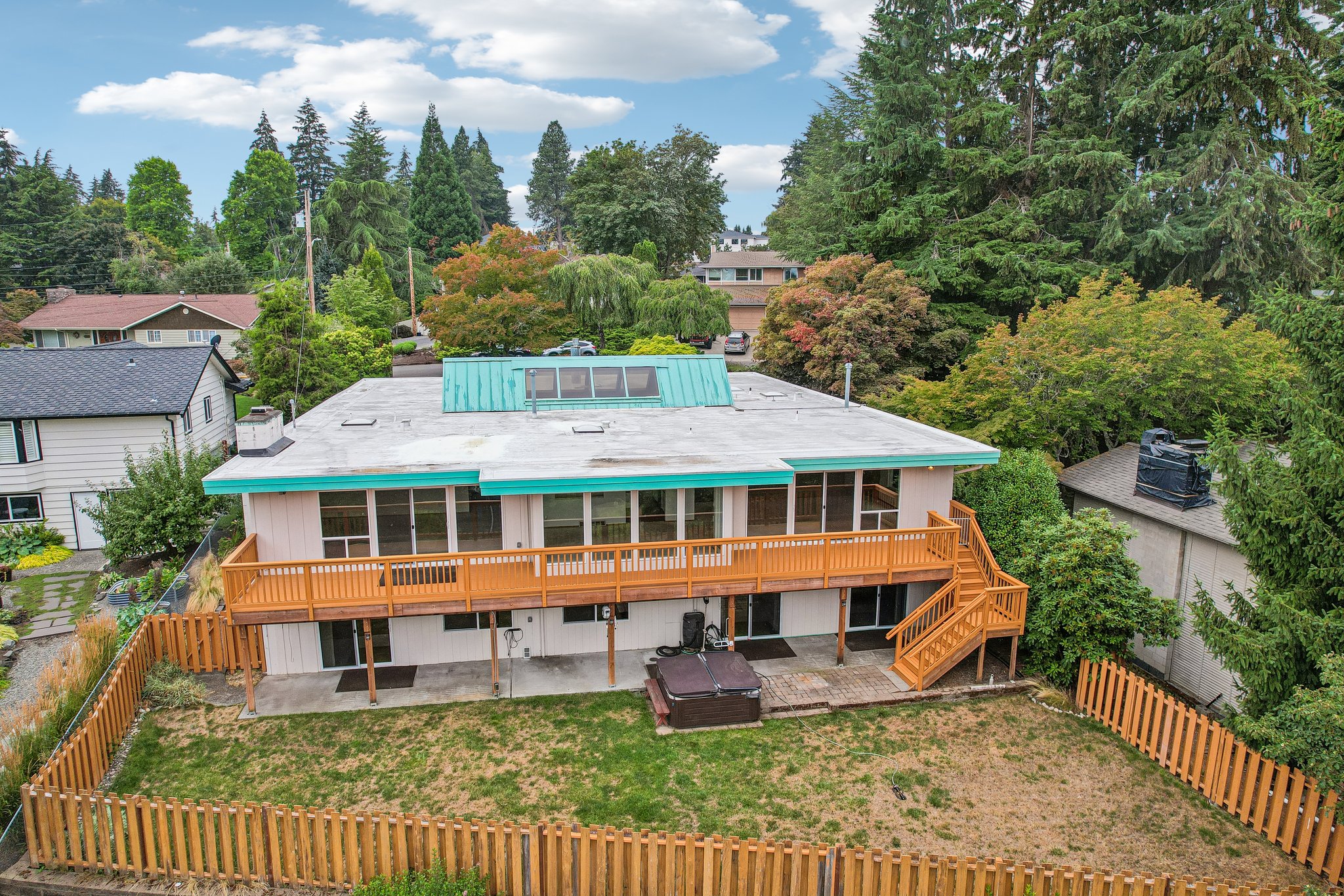 Crestwood Ln-S2907-093.jpg
