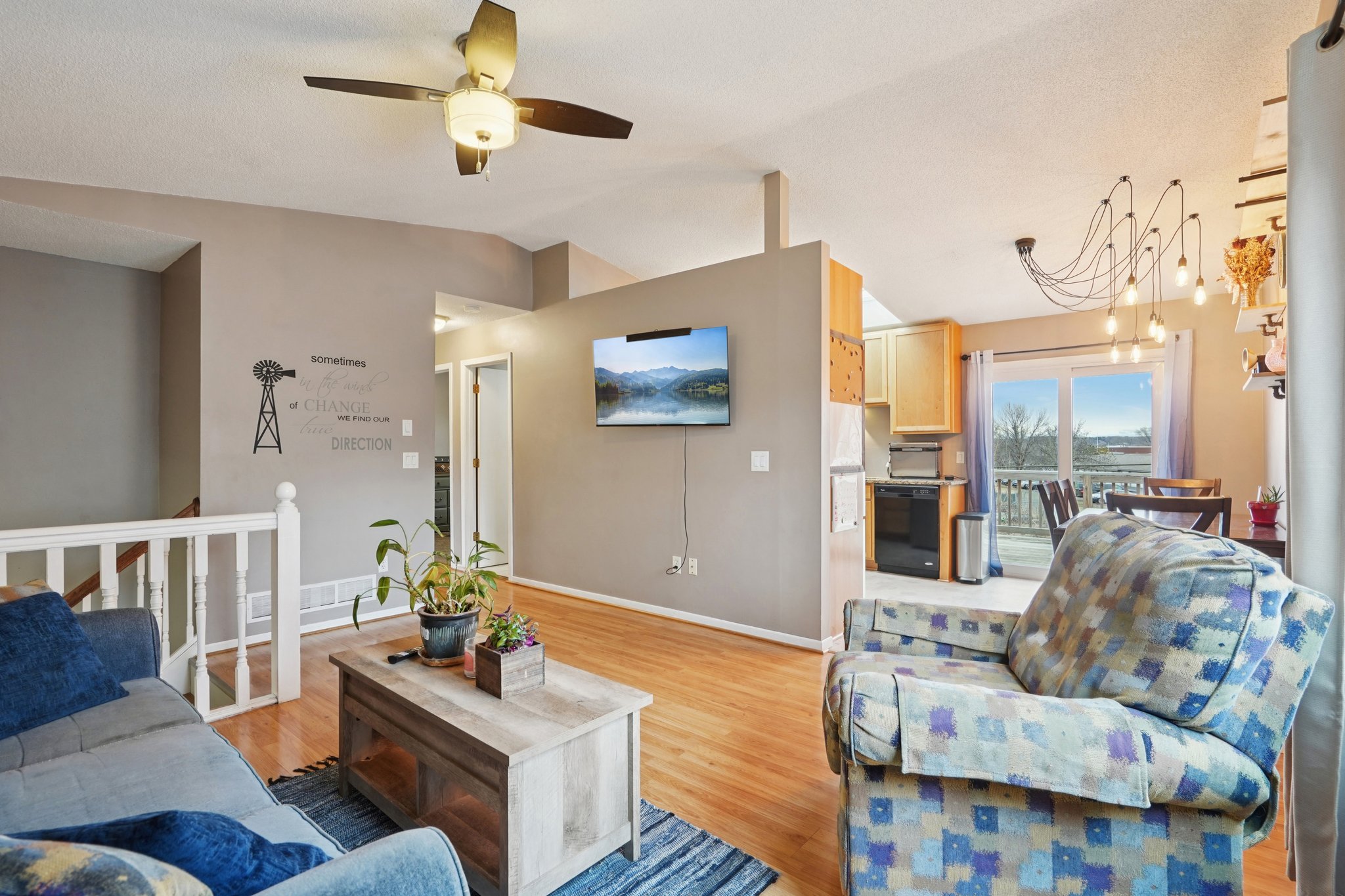 Eastview Cir-S1103-006.jpg