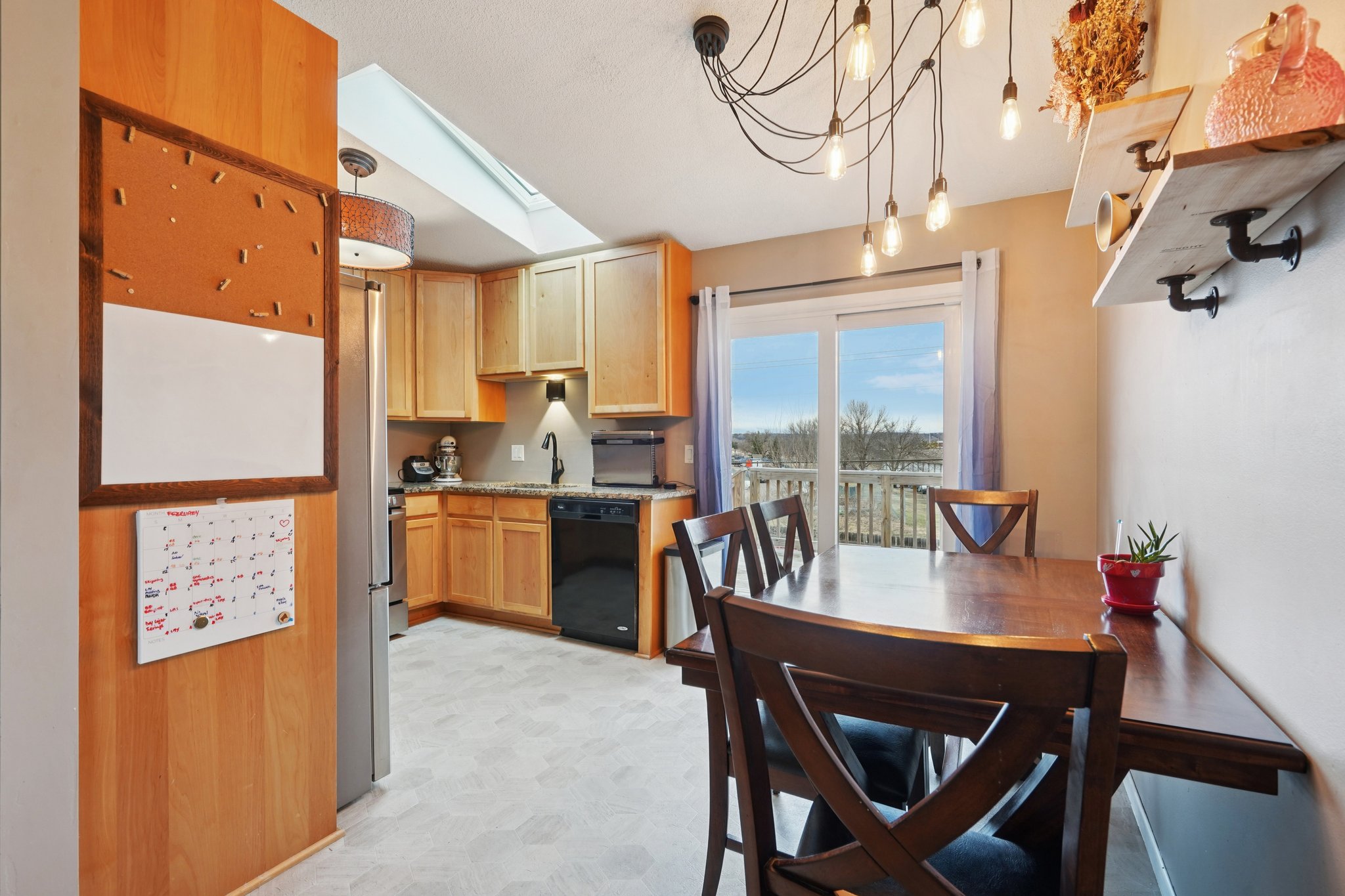 Eastview Cir-S1103-010.jpg