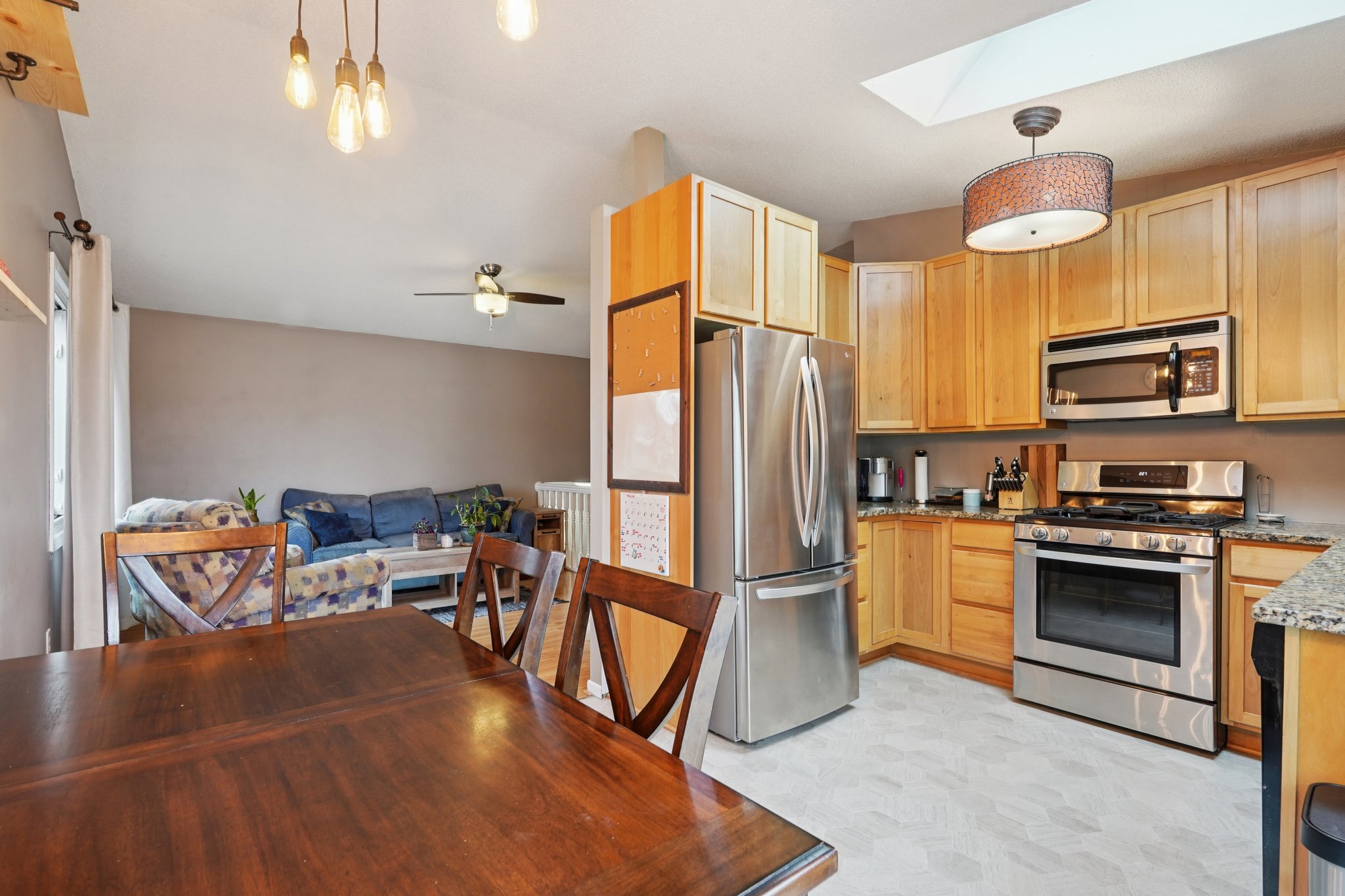 Eastview Cir-S1103-011.jpg