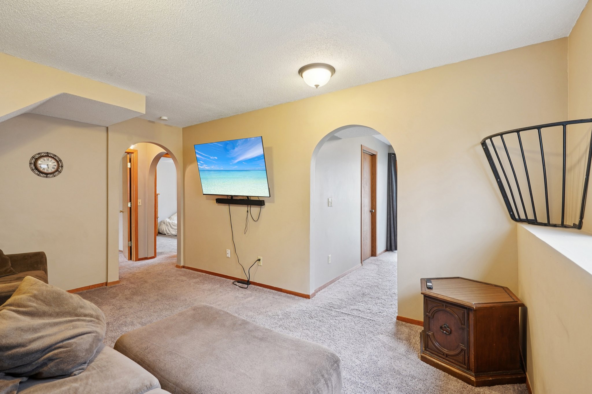 Eastview Cir-S1103-023.jpg