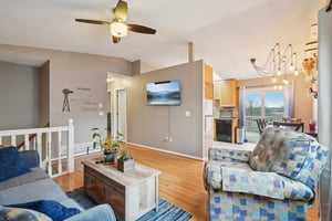 Eastview Cir-S1103-006.jpg