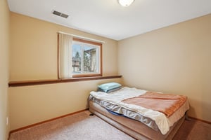 Eastview Cir-S1103-016.jpg