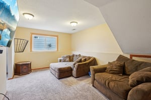 Eastview Cir-S1103-021.jpg