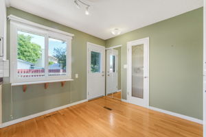  Photo 44