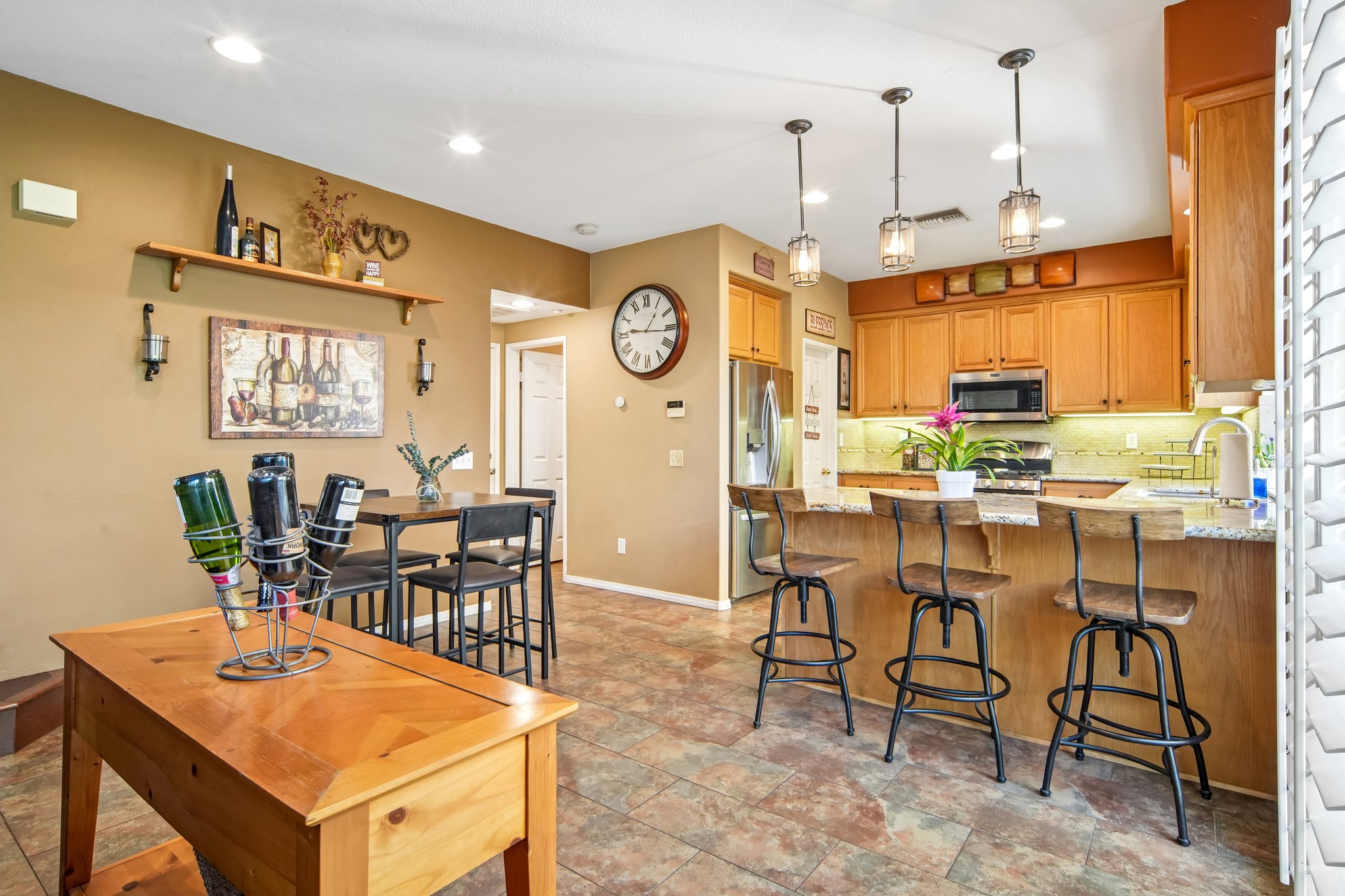 Kemp Dr-S1610-011.jpg