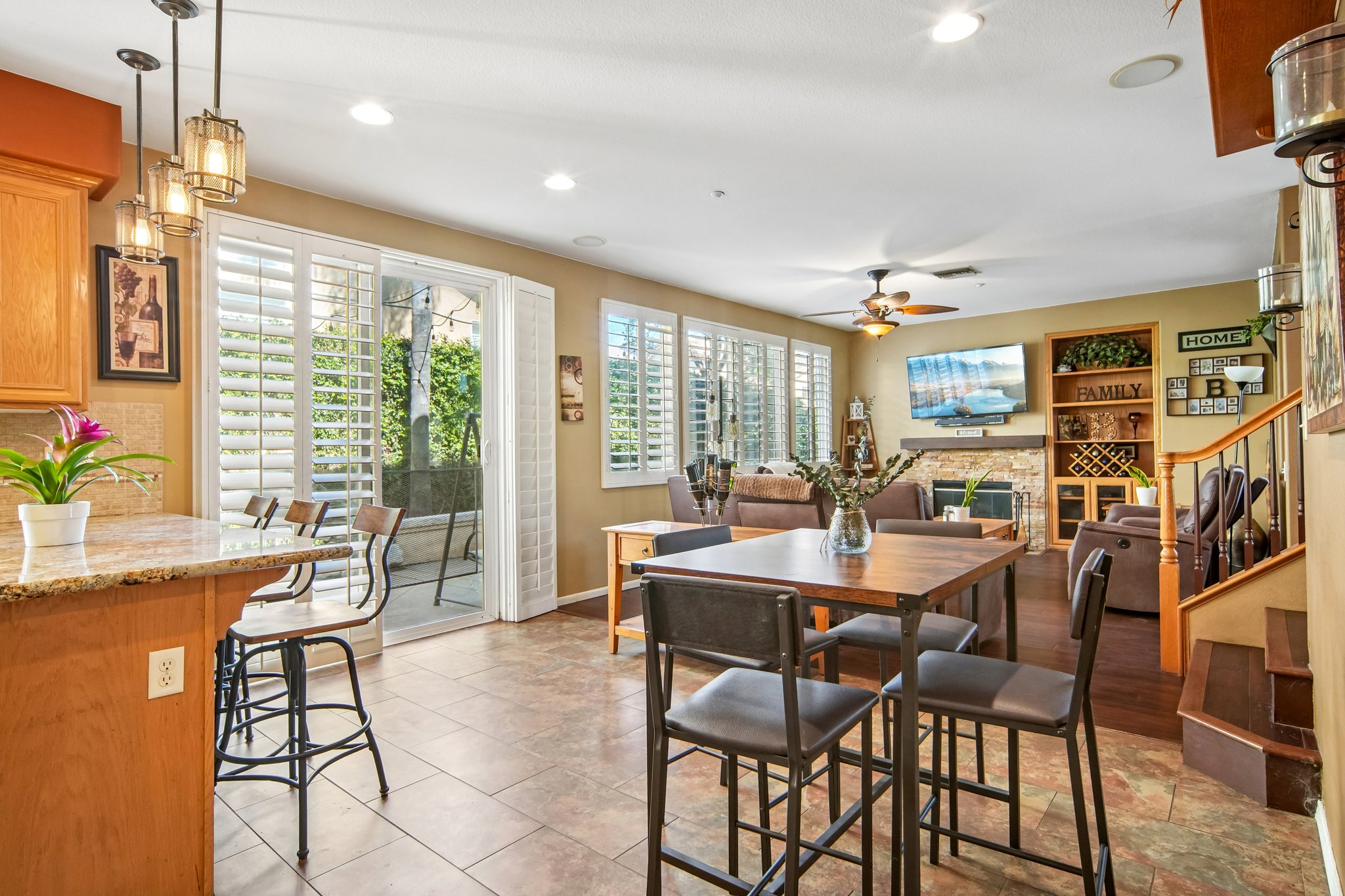 Kemp Dr-S1610-012.jpg
