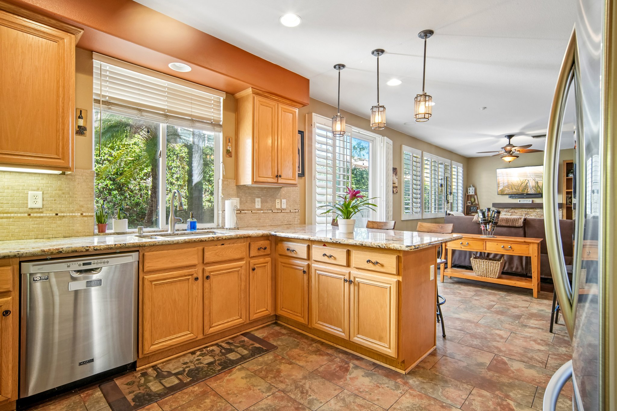 Kemp Dr-S1610-014.jpg