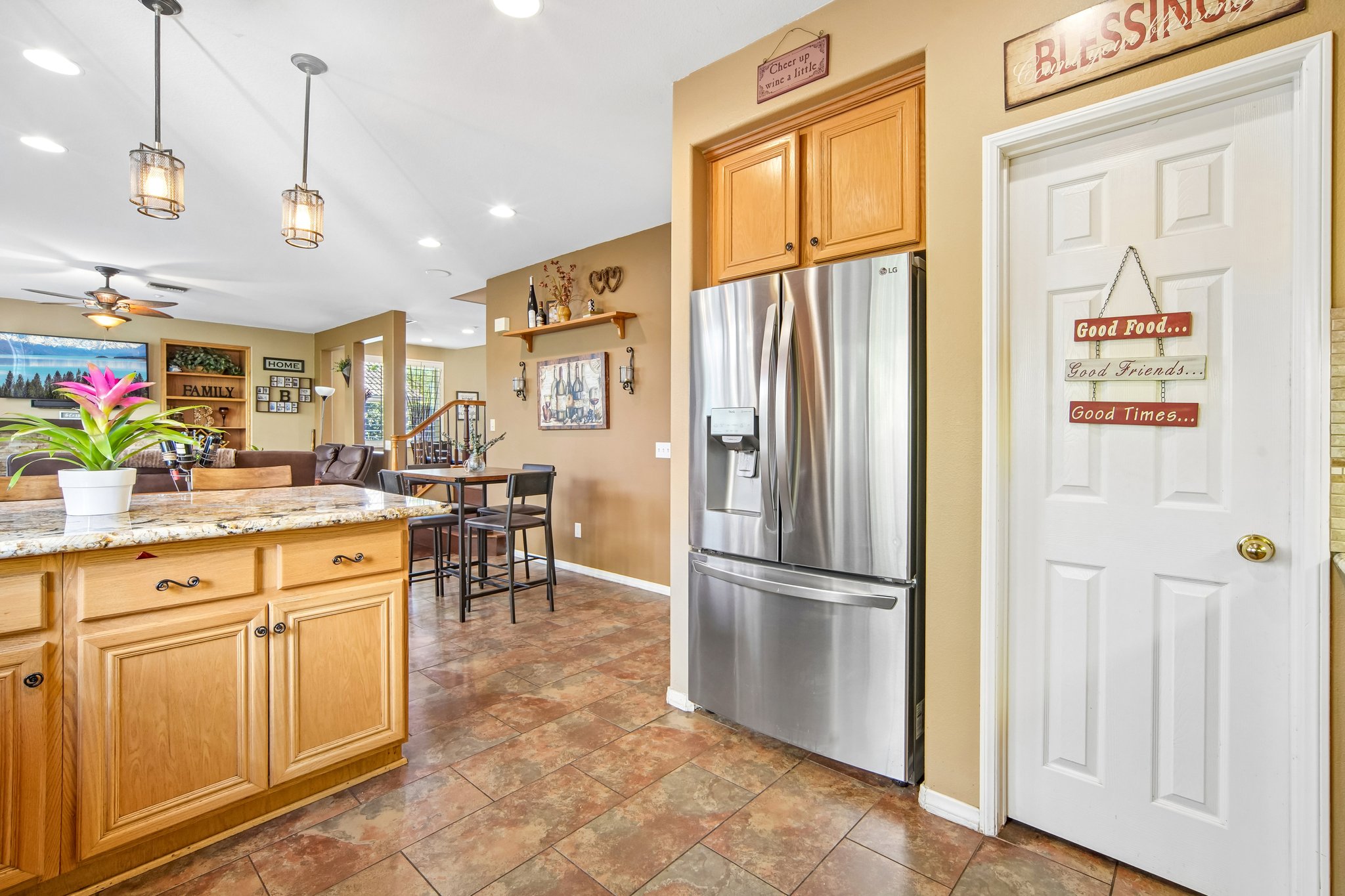 Kemp Dr-S1610-015.jpg