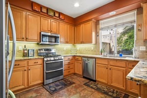 Kemp Dr-S1610-013.jpg
