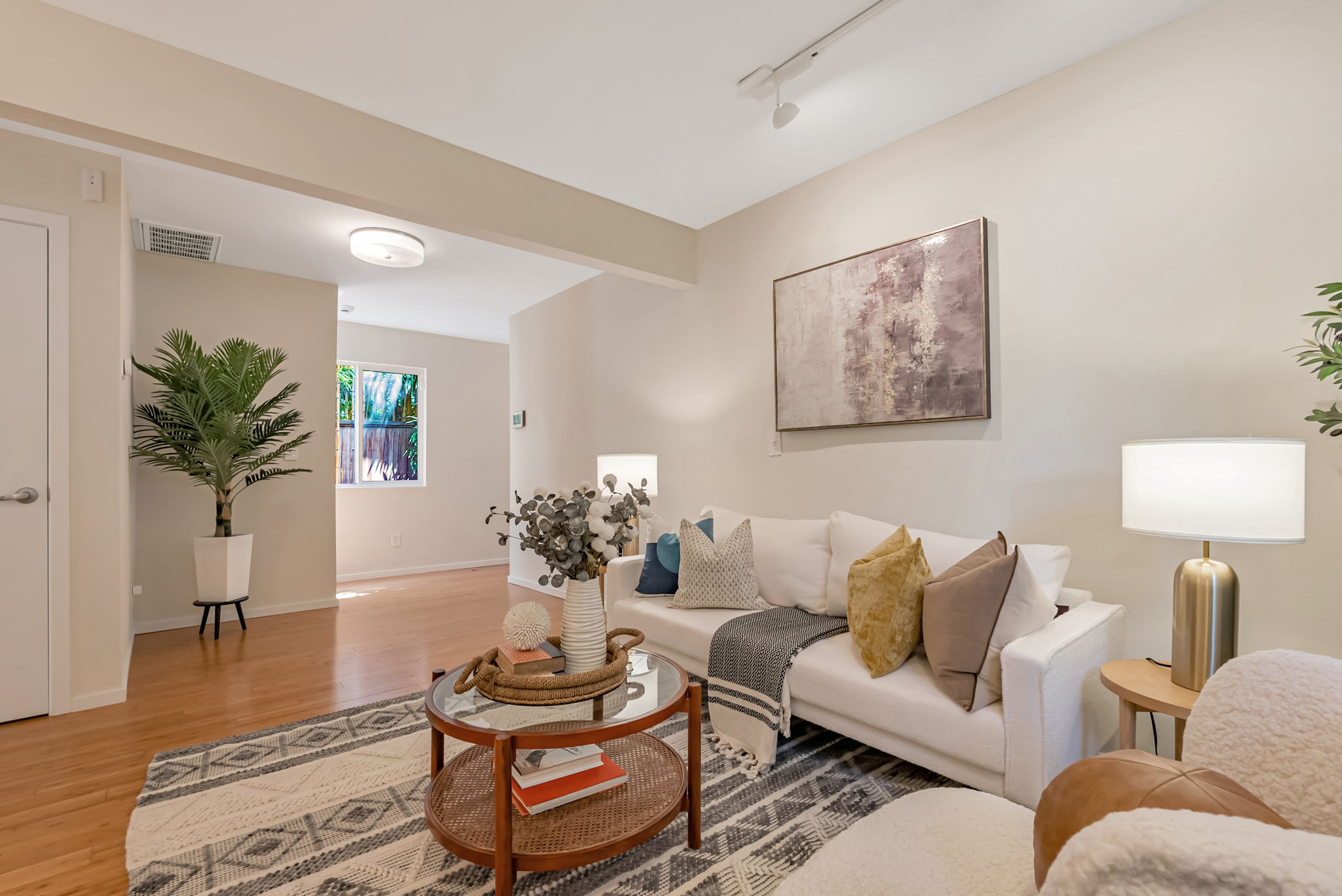 011_1028 55th St
