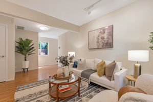 011_1028 55th St