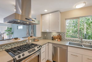 020_1028 55th St