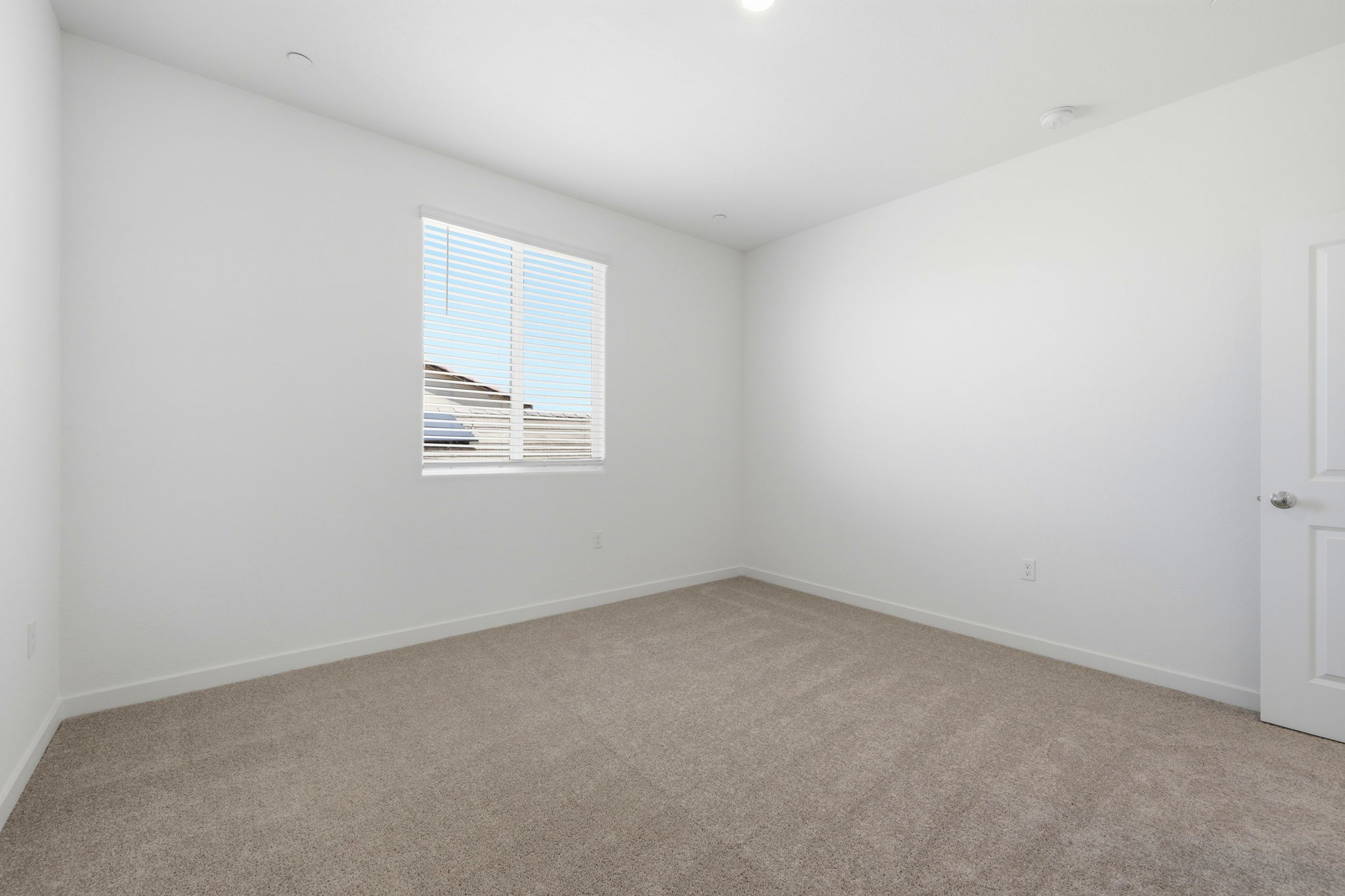 021_F8_1028 Bluebell Cir