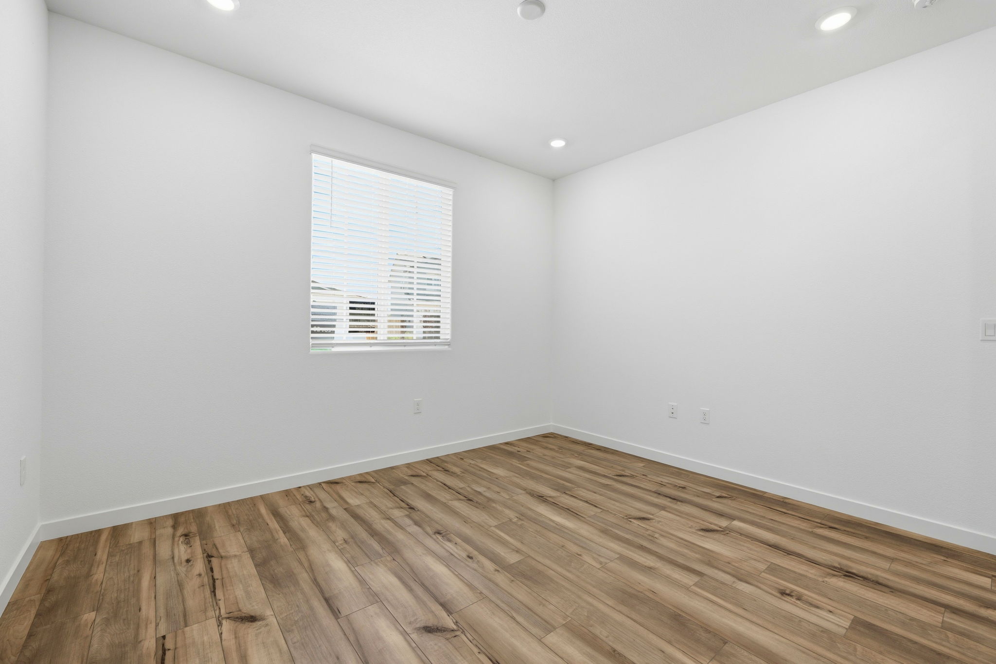 024_F8_1028 Bluebell Cir