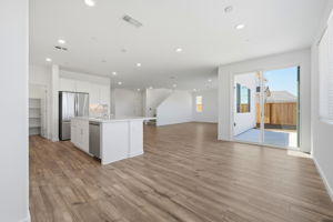 011_F8_1028 Bluebell Cir
