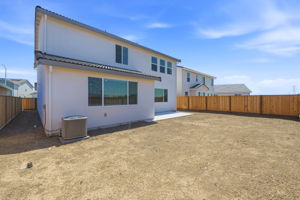 040_F8_1028 Bluebell Cir