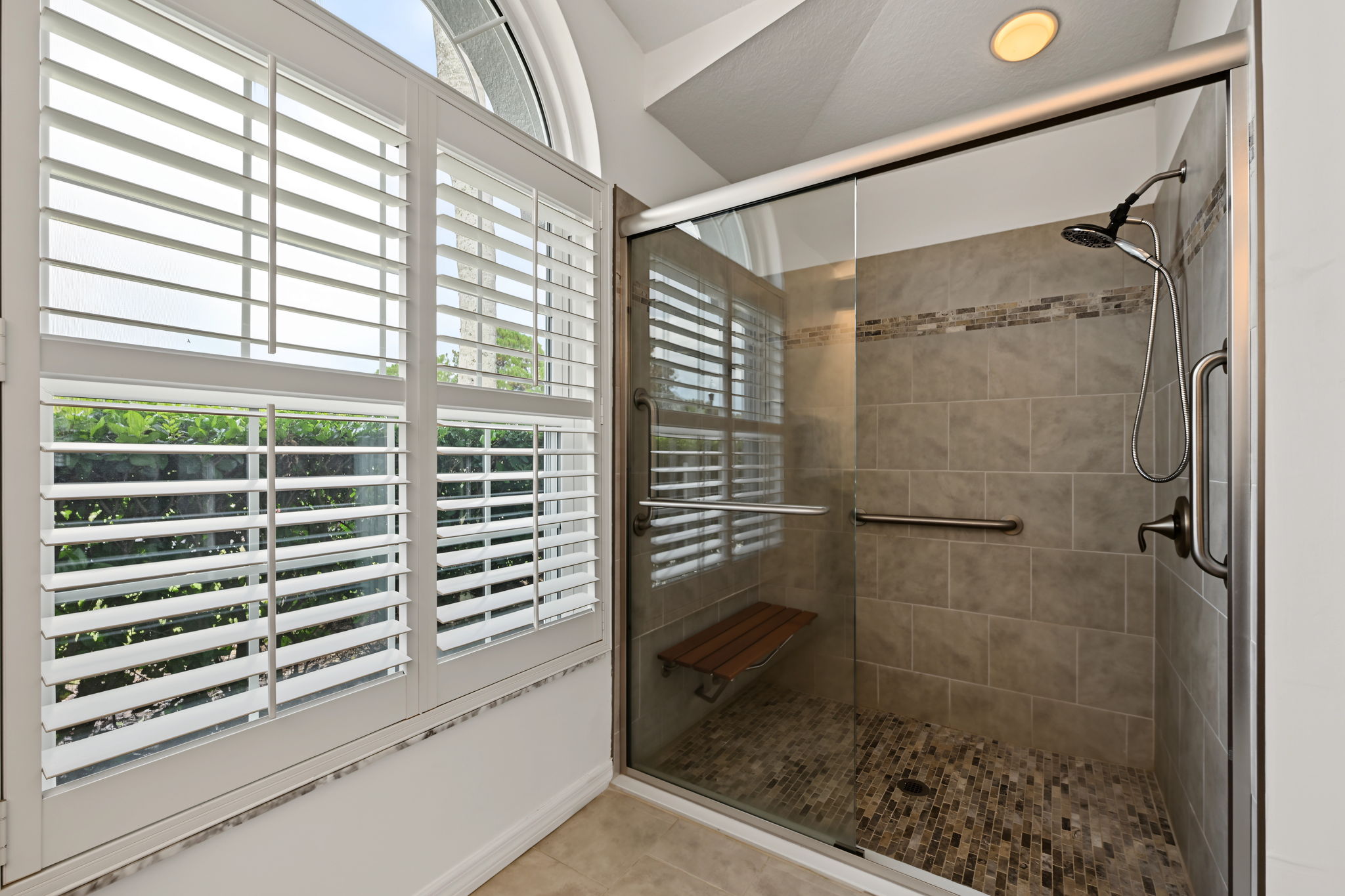 Primary Bathroom1b