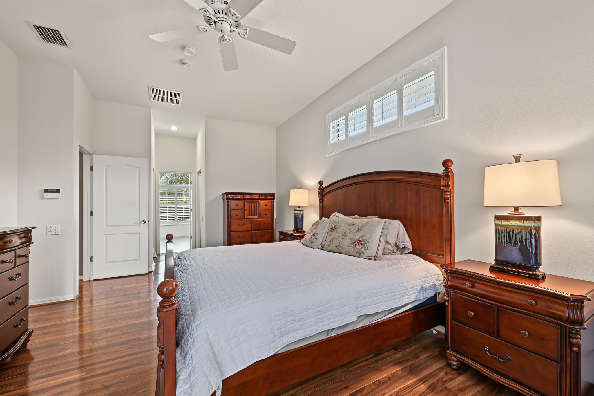 Primary Bedroom1b