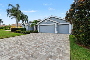 Front Exterior5
