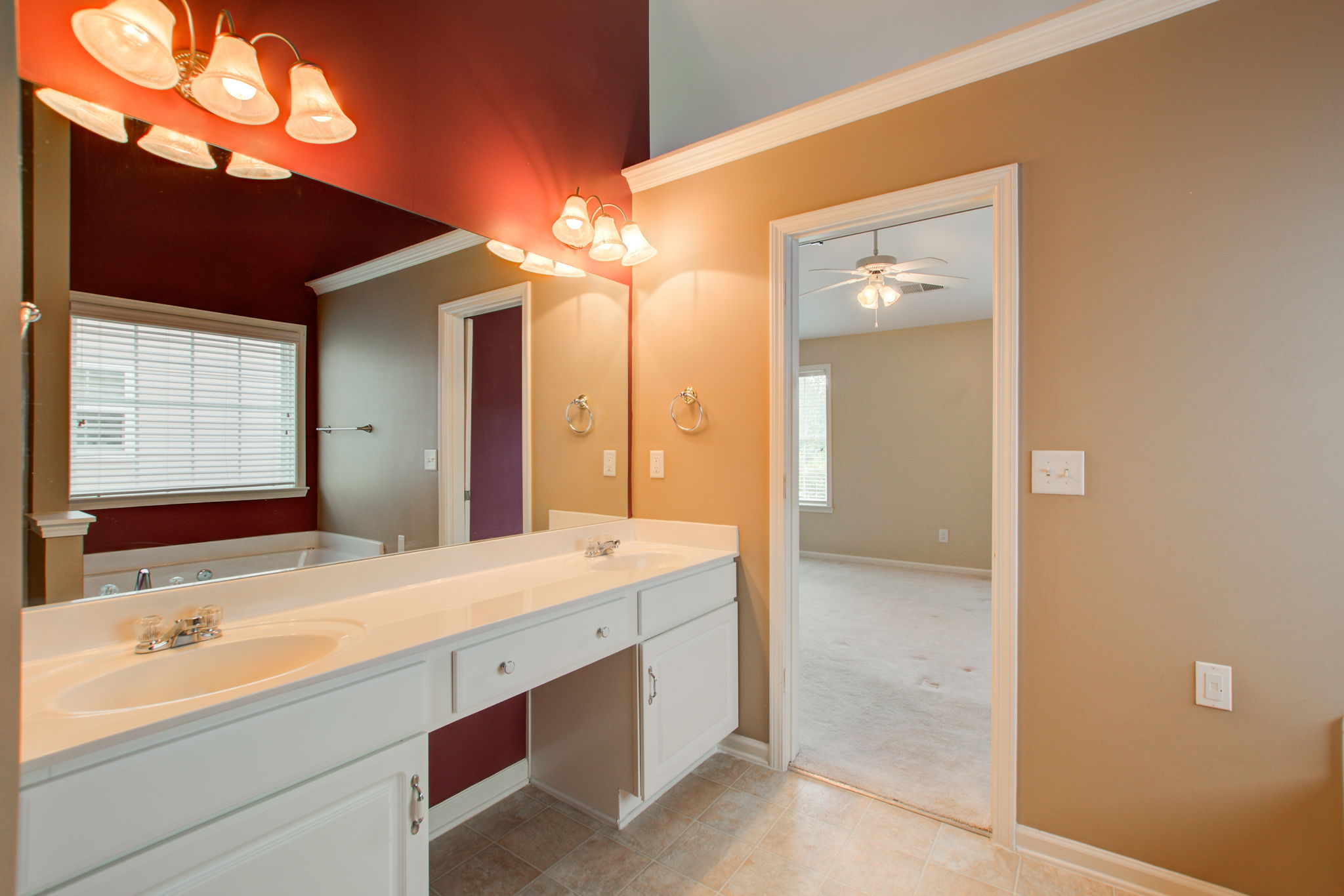 21 Main BR En Suite C w BR View