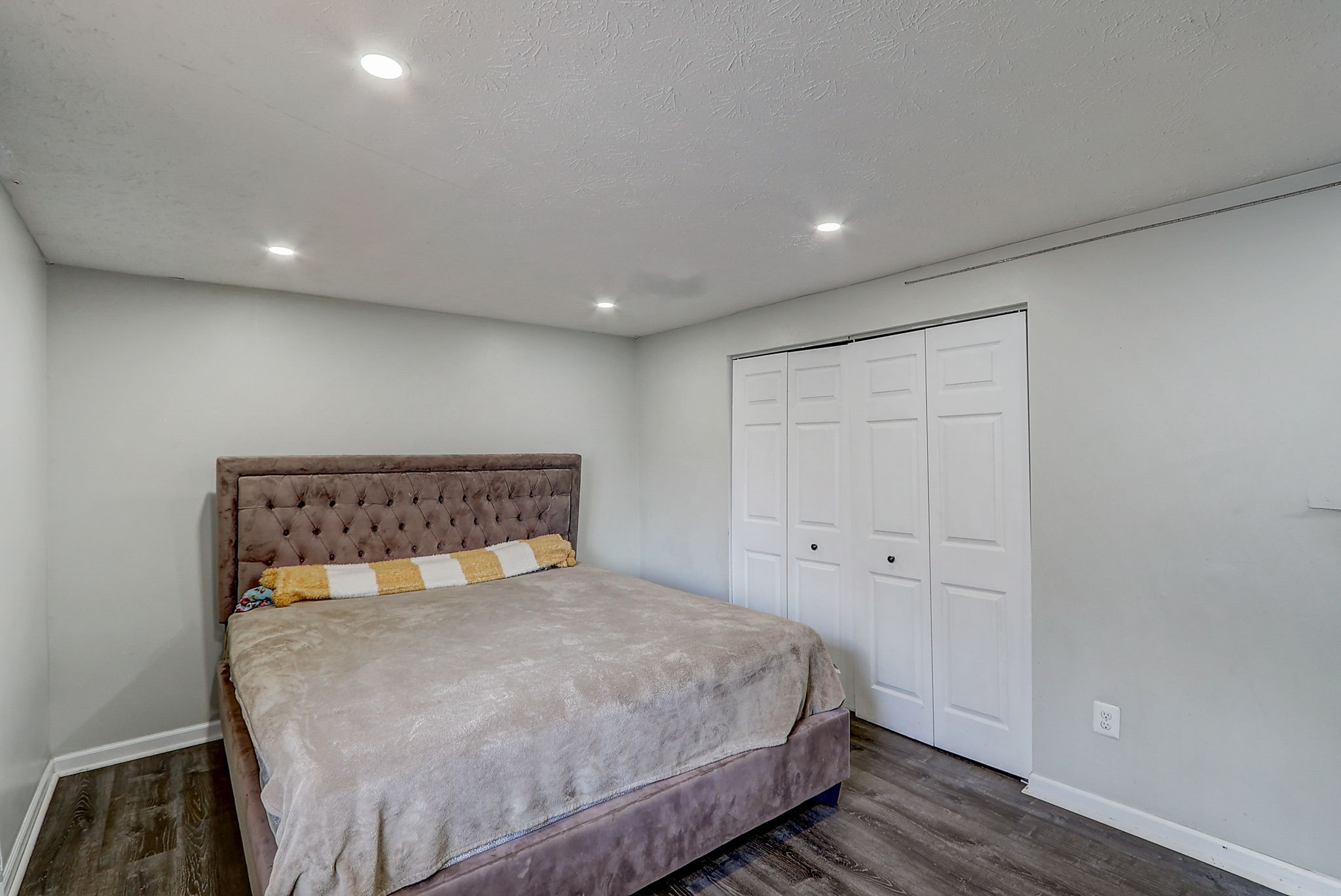 Longhill court-023