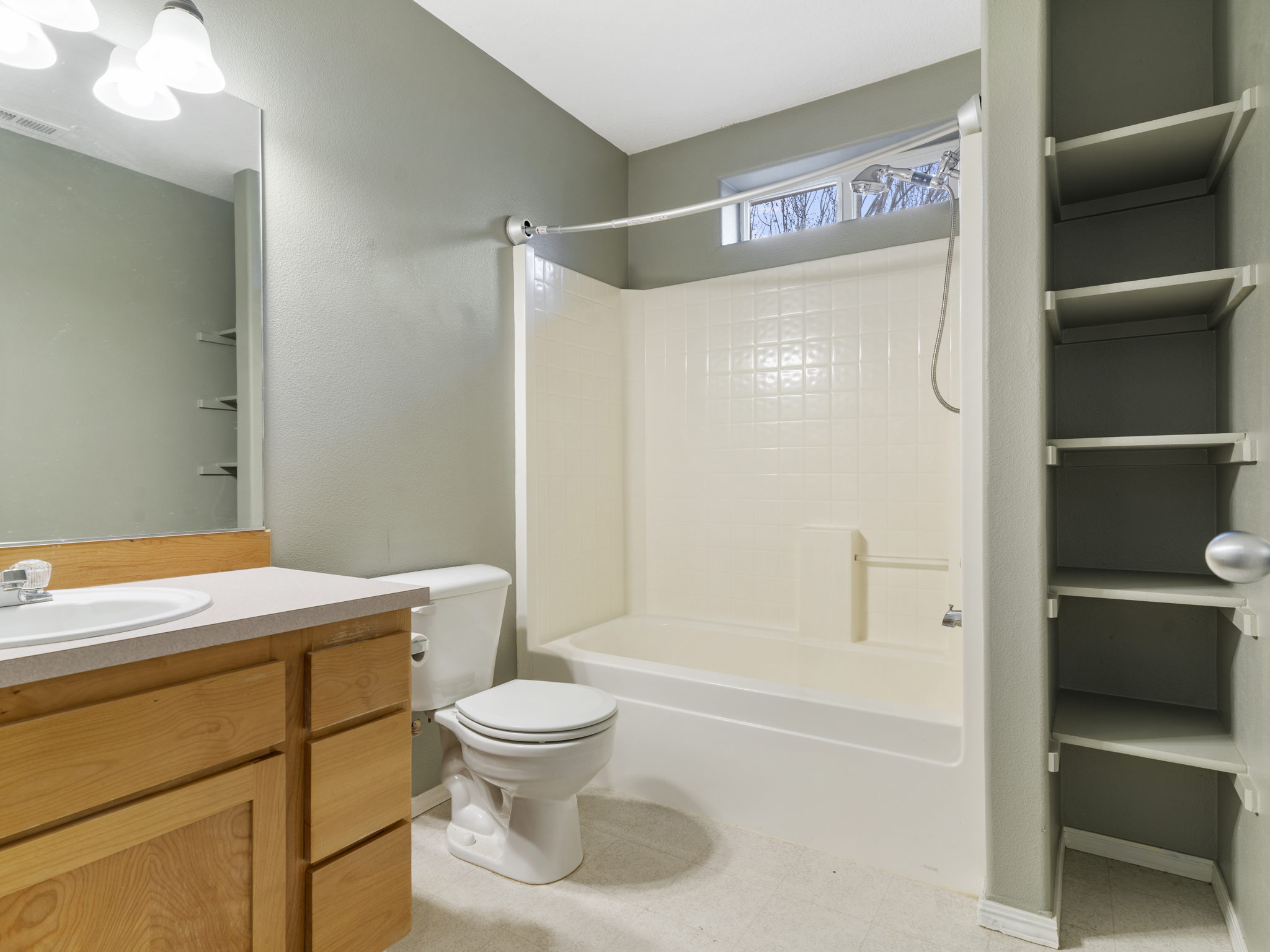 10285 NW Wilshire Ln, Portland, OR 97229, USA Photo 18
