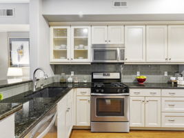 10285 NW Wilshire Ln, Portland, OR 97229, USA Photo 9