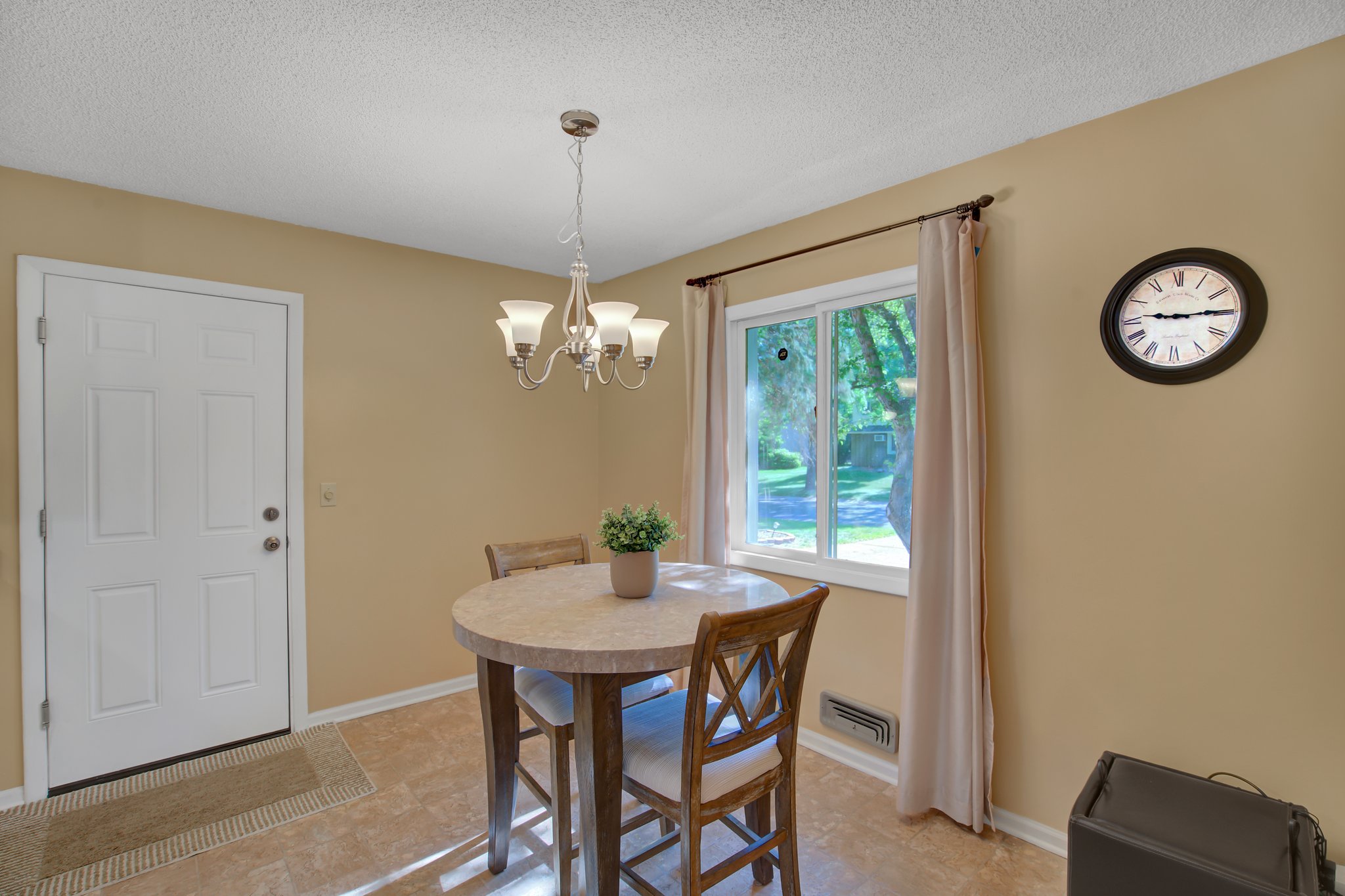  10288 Nightingale St NW, Coon Rapids, MN 55433, US Photo 6