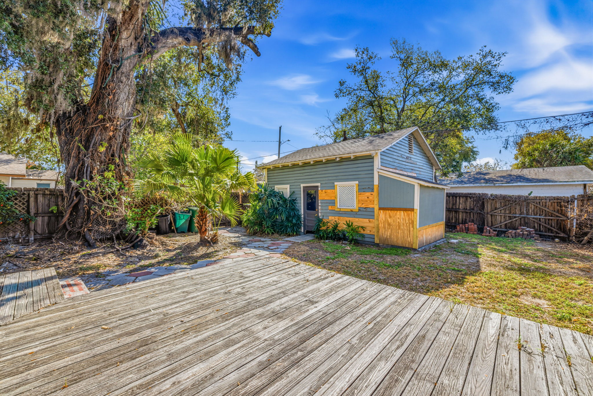 25 - 1029 E Powhatan Ave, Tampa, FL 33604