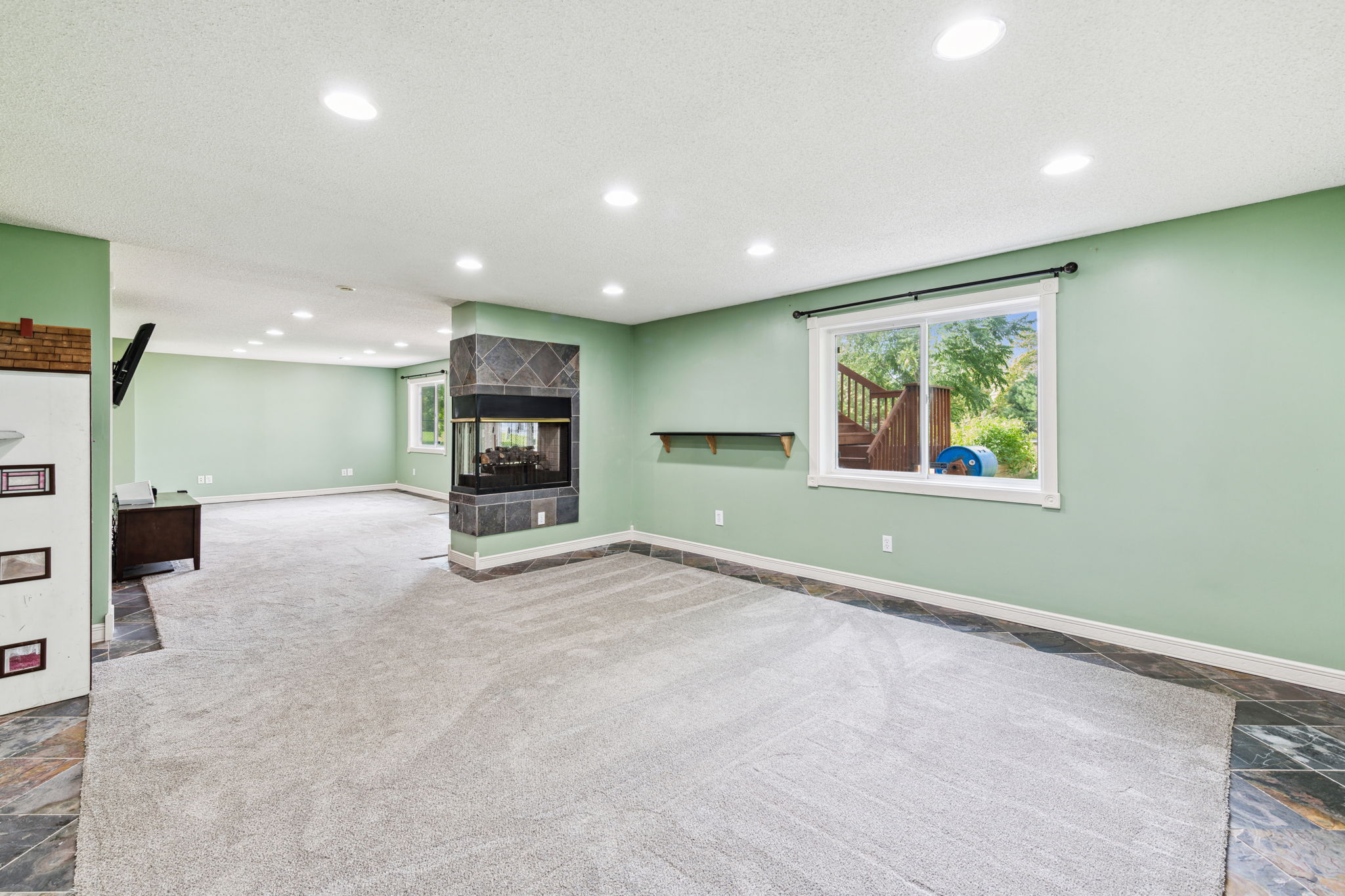27_Interior