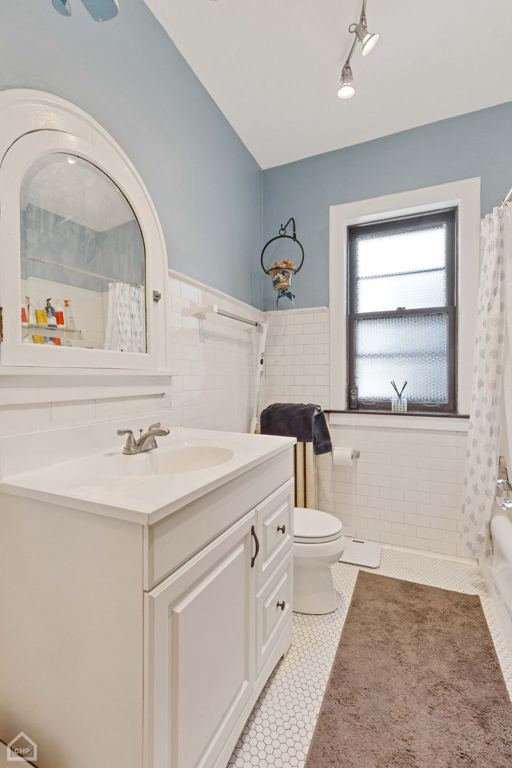 Second floor full bath