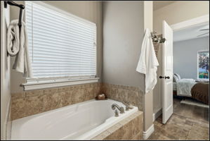 Master 5 Pc Bathroom - Soaker Tub