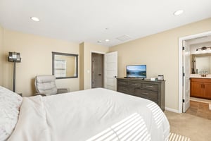 Arcangel Way-S2407-043.jpg