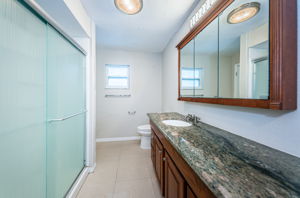 Bathroom1a