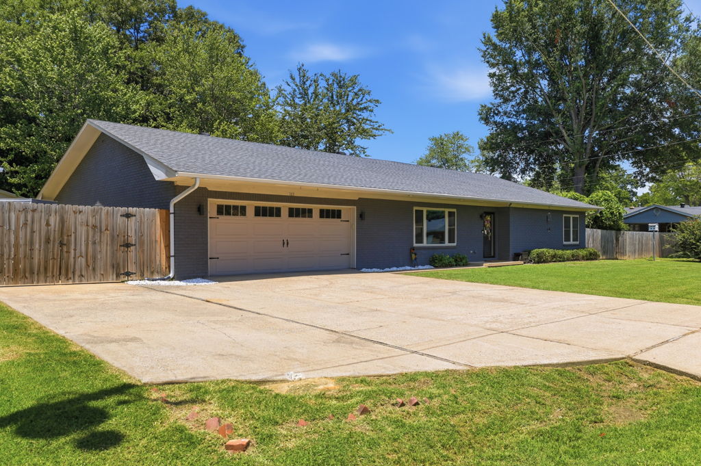 Residential real estate media in Beebe, Arkansas by Avery & Bryant
