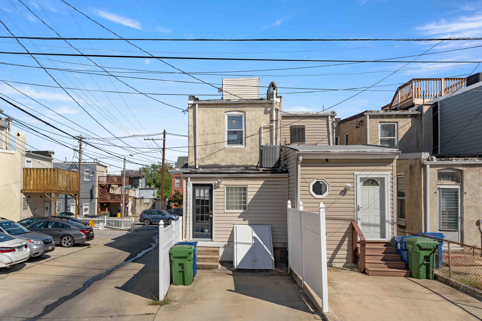 39. Back exterior.jpg