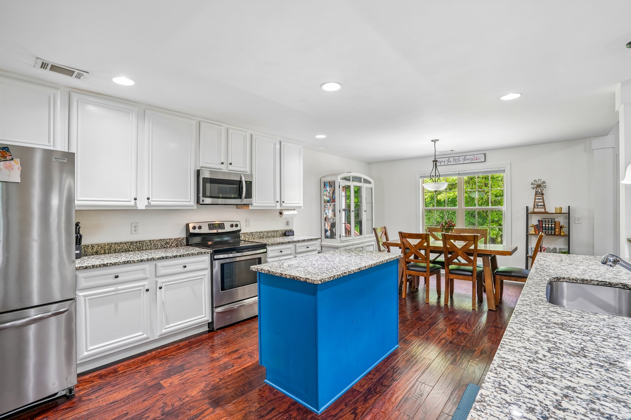 Fieldstone Cir-S0705-014.jpg