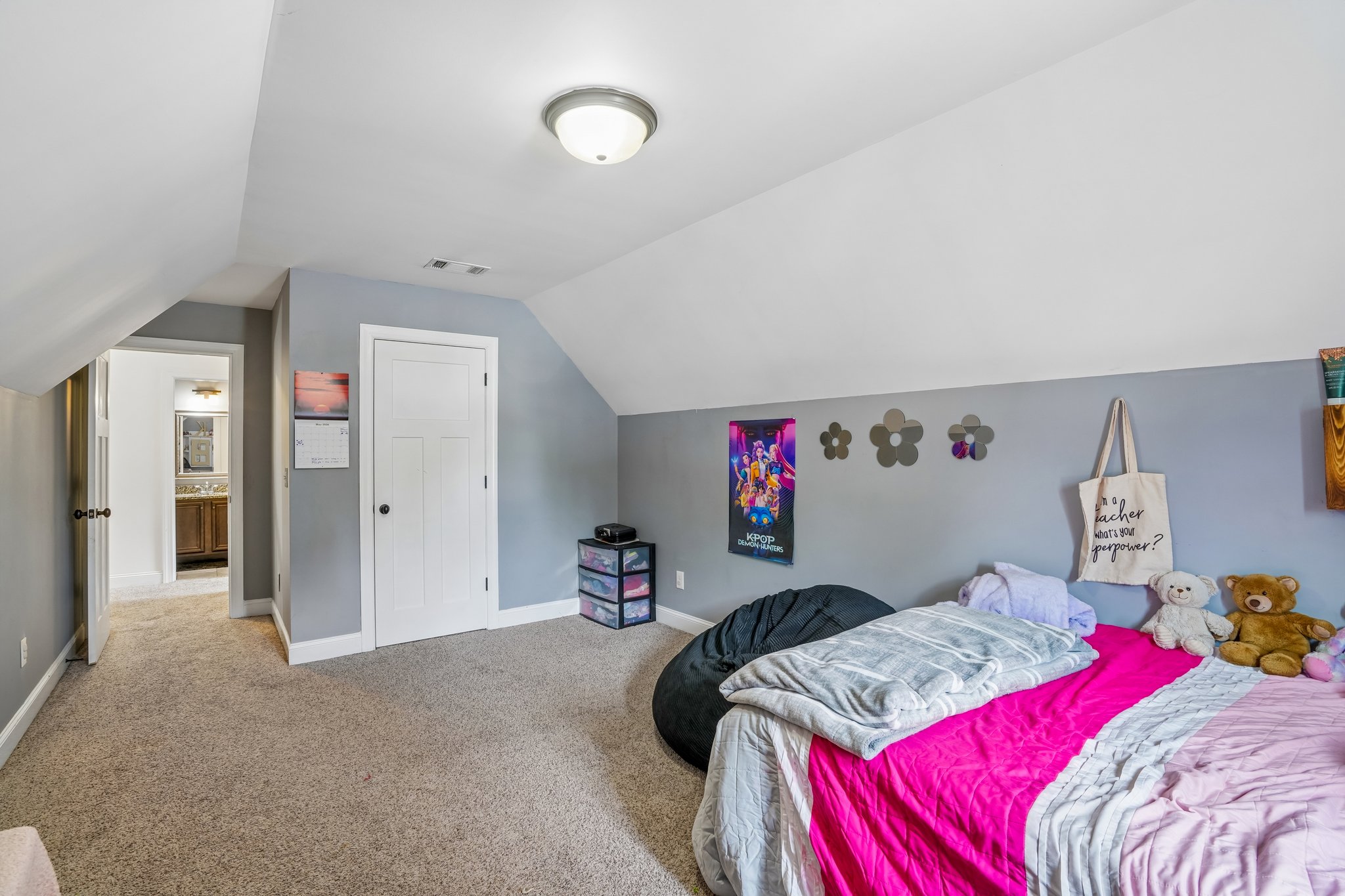 Fieldstone Cir-S0705-033.jpg