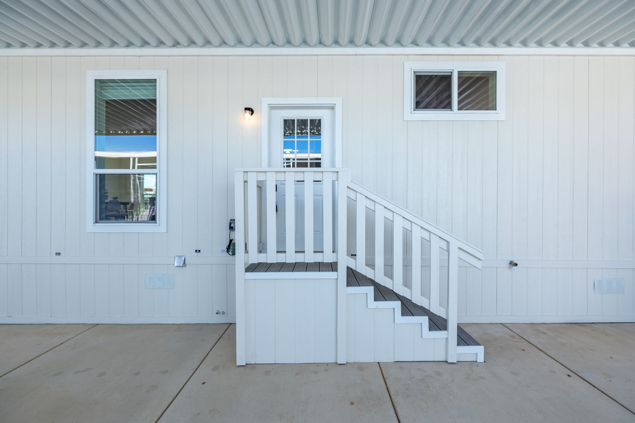  Photo 8