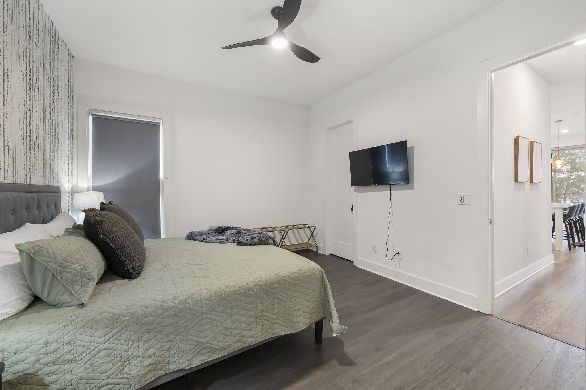  Photo 33