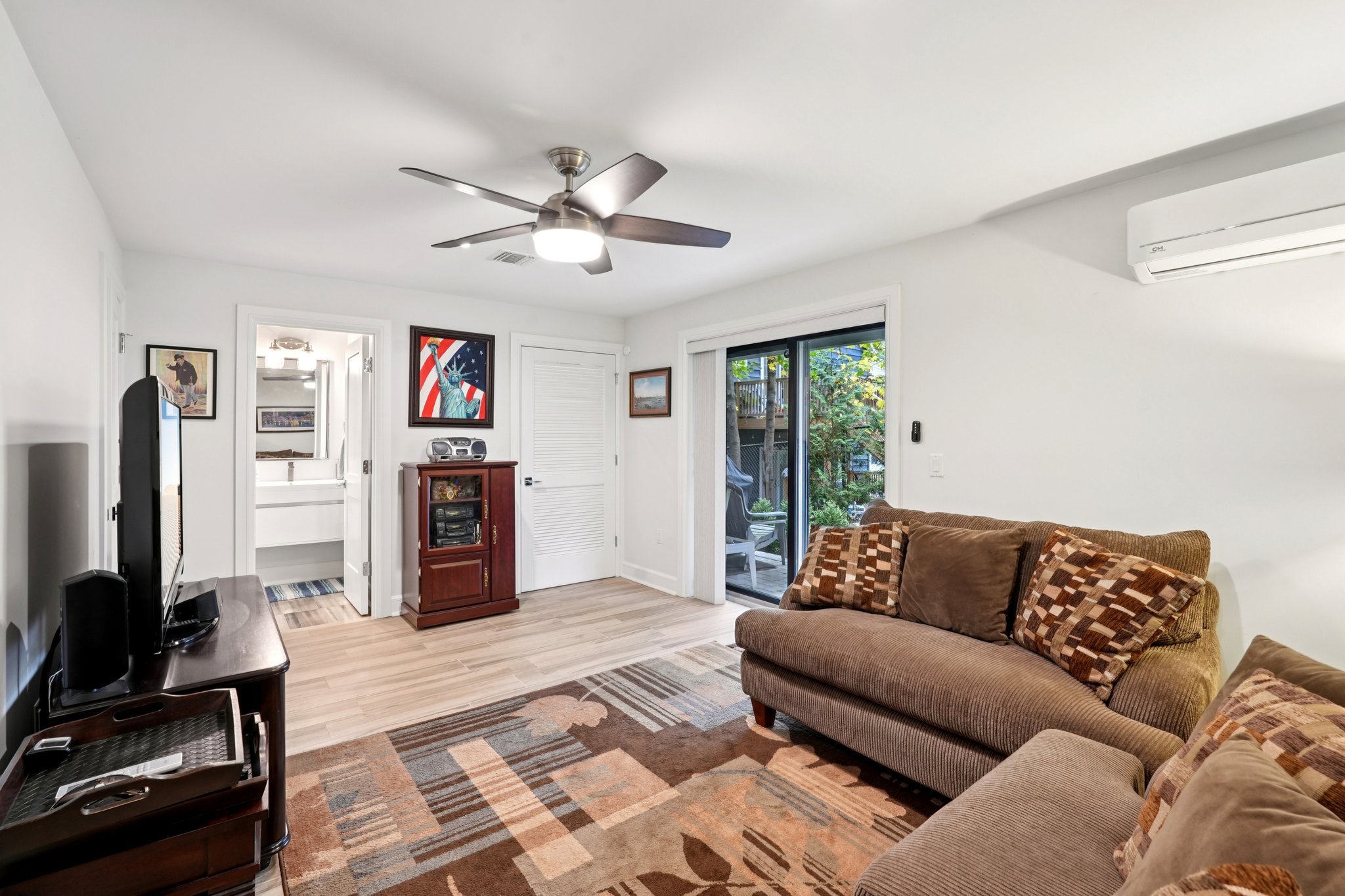 Reserve Ct-S1411-031.jpg